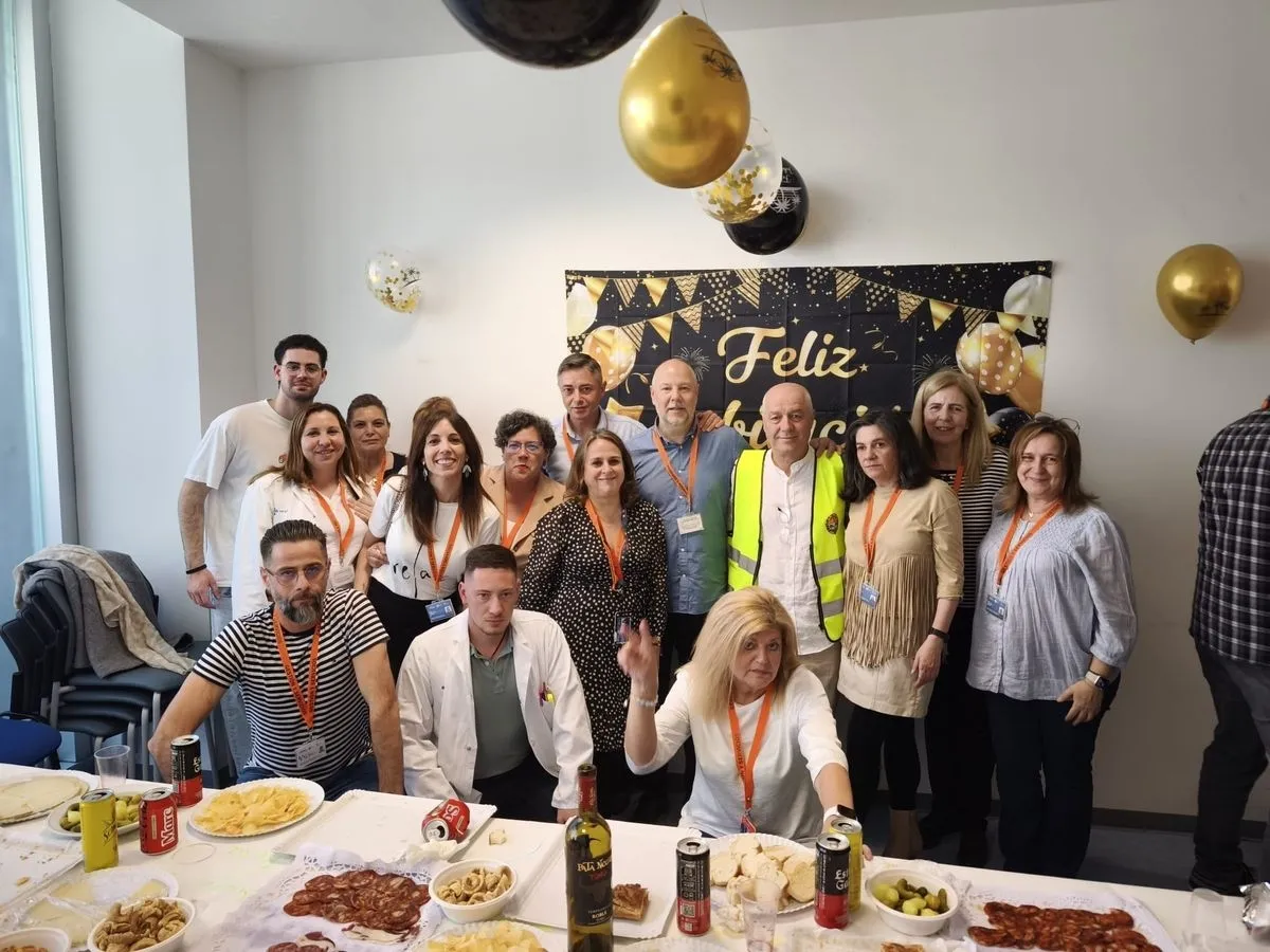 Foto 2 - Emotiva despedida a Miguel L&oacute;pez Guti&eacute;rrez tras una vida dedicada al Hospital de Salamanca