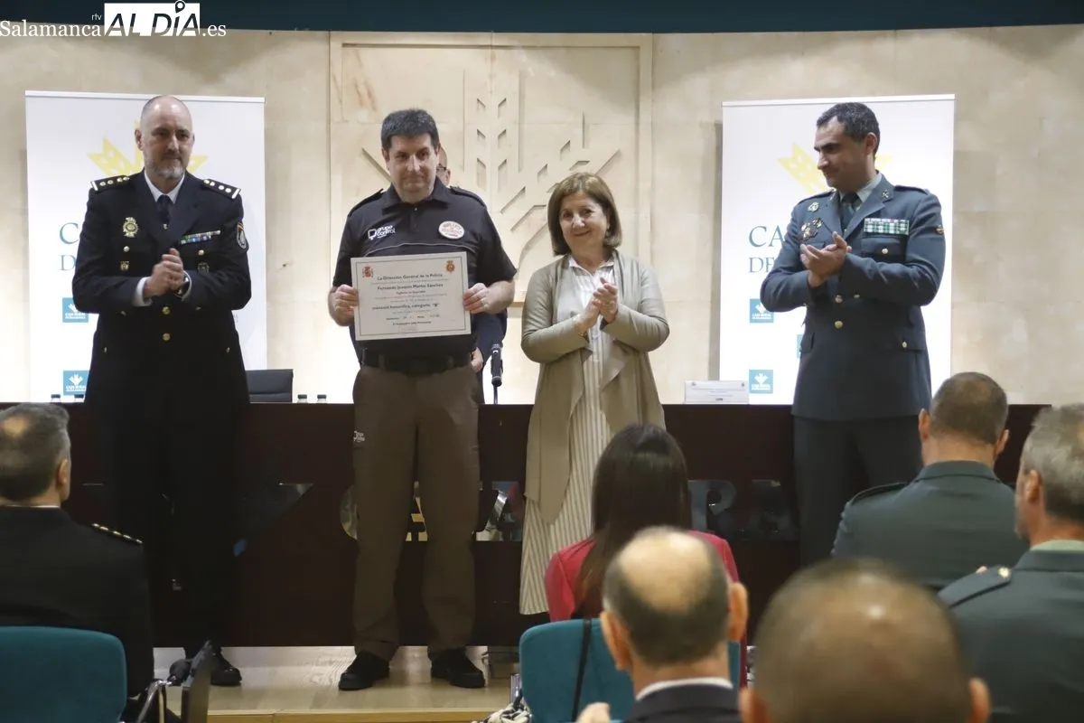 Día de la Seguridad Privada en el salón de actos de Caja Rural de Salamanca. Foto de Ángel Puma