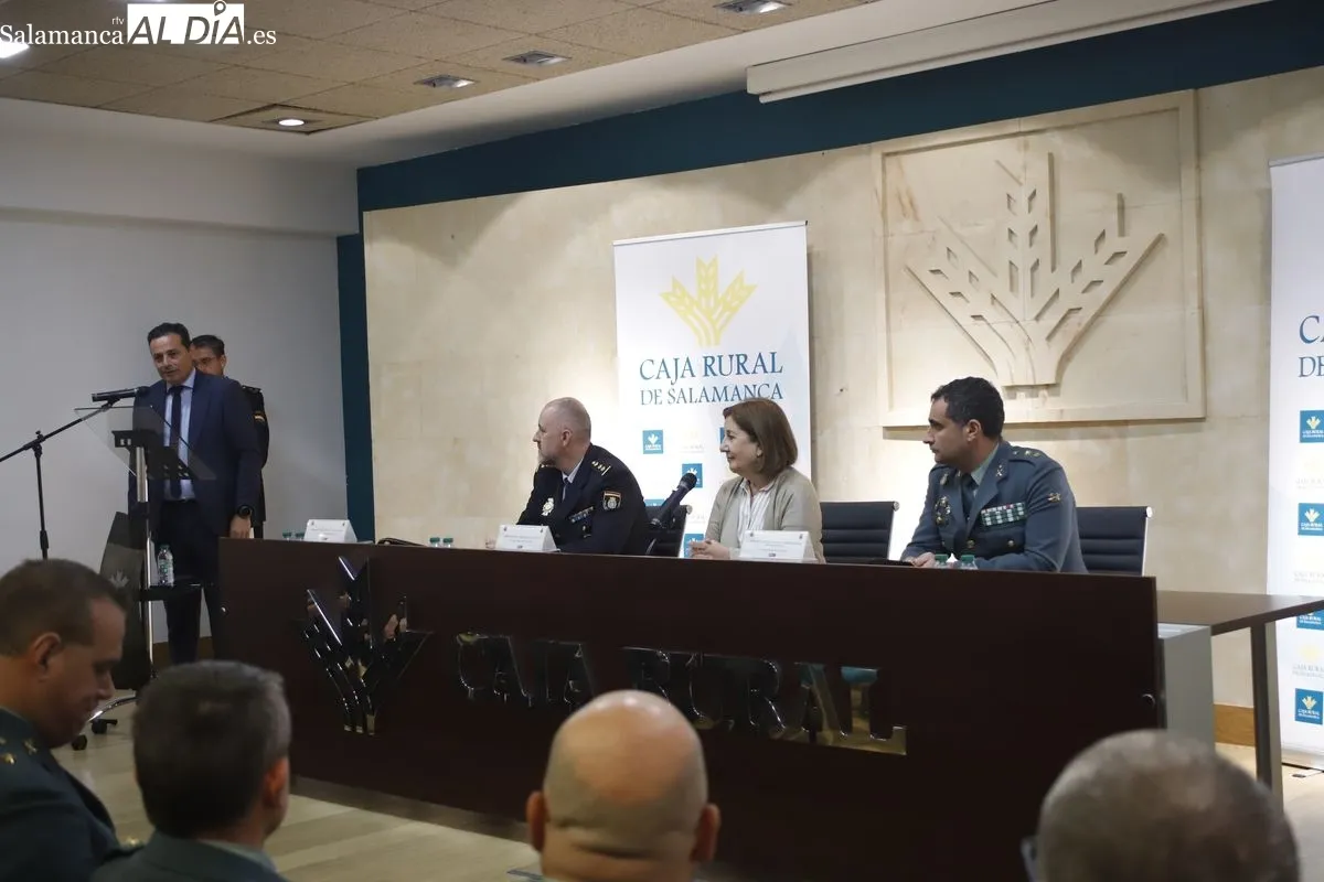 Día de la Seguridad Privada en el salón de actos de Caja Rural de Salamanca. Foto de Ángel Puma