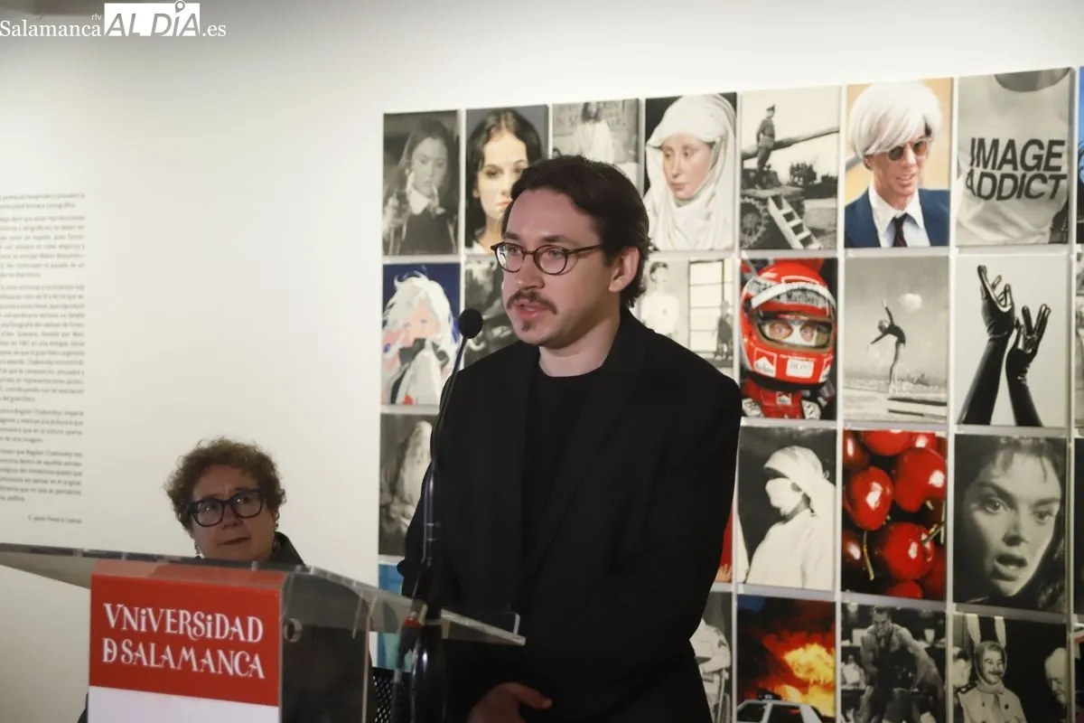 Muestra La furia de las imágenes de Bogdan Chaikovskyi, en la Sala de exposiciones del Patio de Escuelas Menores la USAL. Foto de Ángel Puma