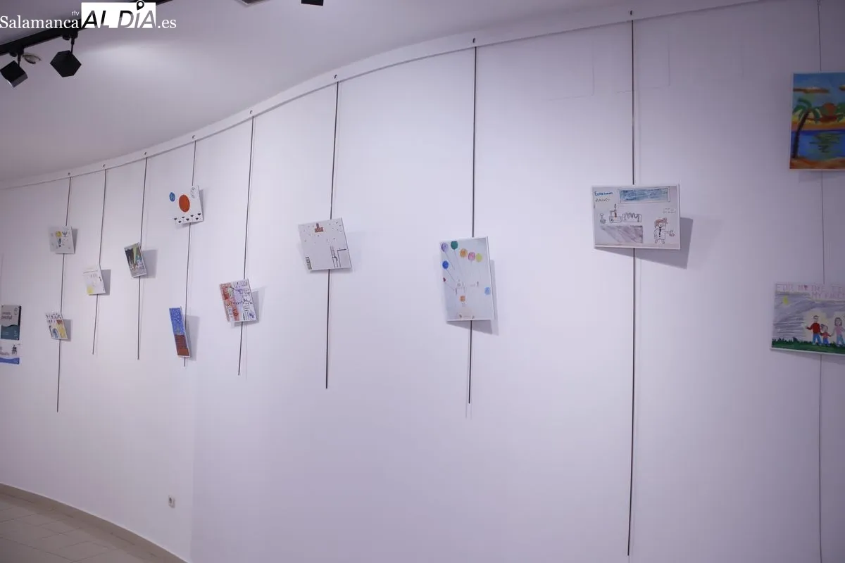 El Espacio Joven acoge la exposición Grabalux con dibujos infantiles sobre la luz. Foto de Ángel Puma