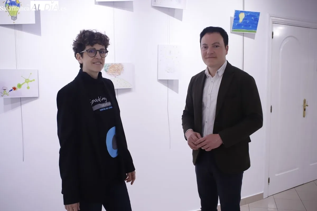 El Espacio Joven acoge la exposición Grabalux con dibujos infantiles sobre la luz. Foto de Ángel Puma