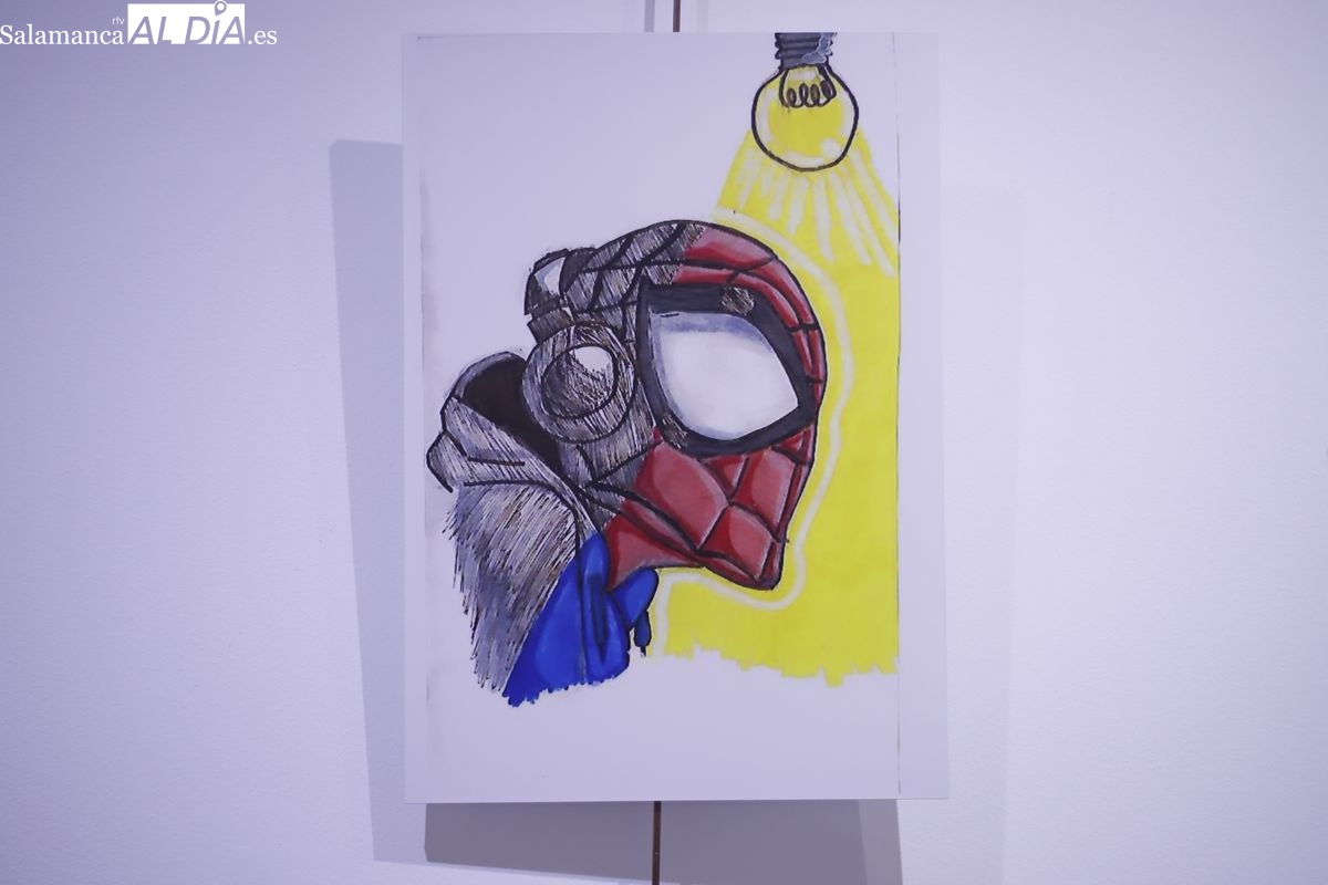 FOTOS | El Espacio Joven acoge una exposición con dibujos infantiles sobre la luz