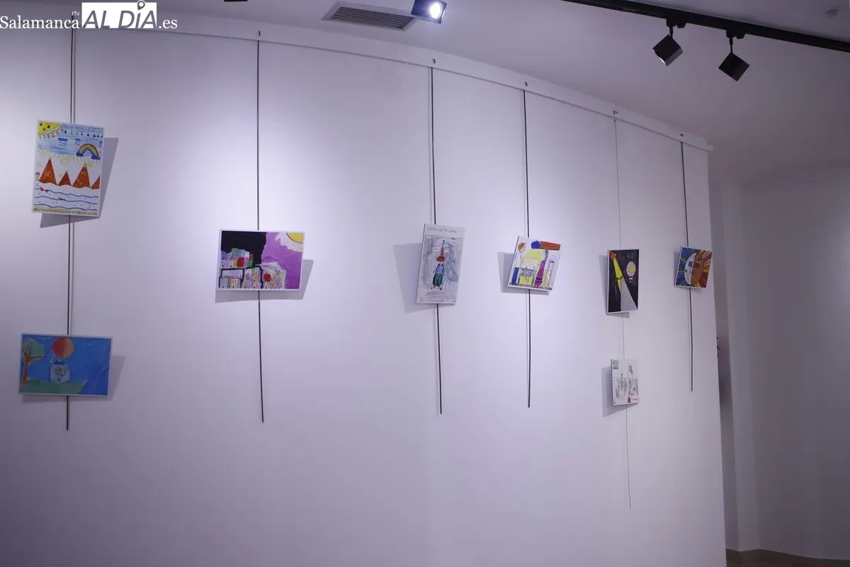El Espacio Joven acoge la exposición Grabalux con dibujos infantiles sobre la luz. Foto de Ángel Puma