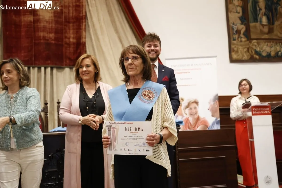 Graduación de estudiantes de la Experiencia en el Paraninfo de la USAL. Foto de David Sañudo