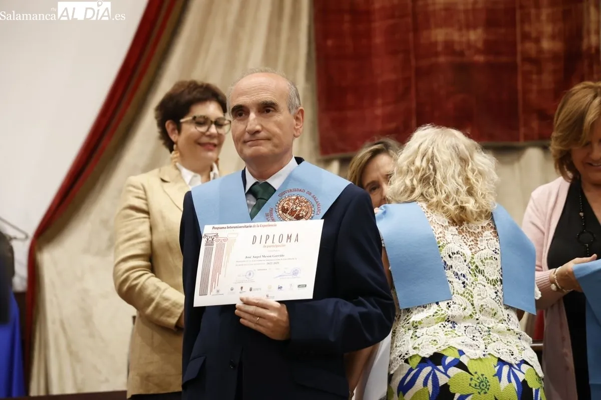 Graduación de estudiantes de la Experiencia en el Paraninfo de la USAL. Foto de David Sañudo