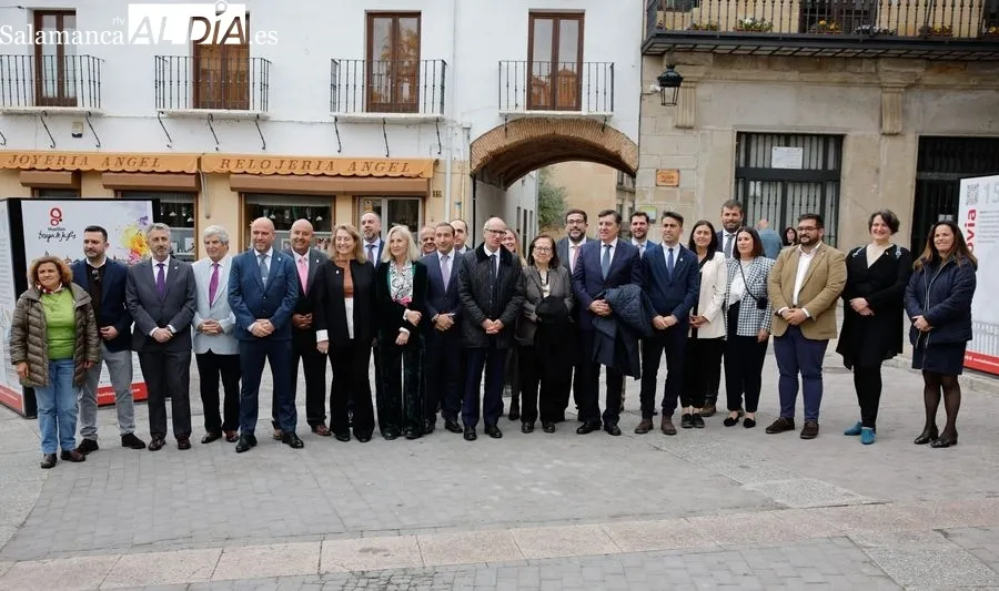 Representantes de las ciudades teresianas en Alba de Tormes. FOTOS: David Corral