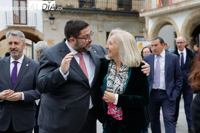 Representantes de las ciudades teresianas en Alba de Tormes. FOTOS: David Corral