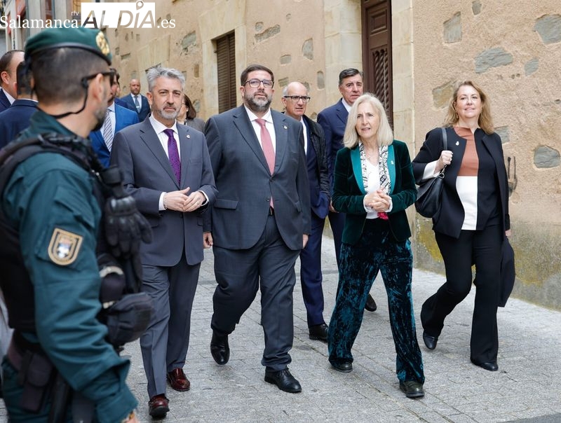 Representantes de las ciudades teresianas en Alba de Tormes. FOTOS: David Corral
