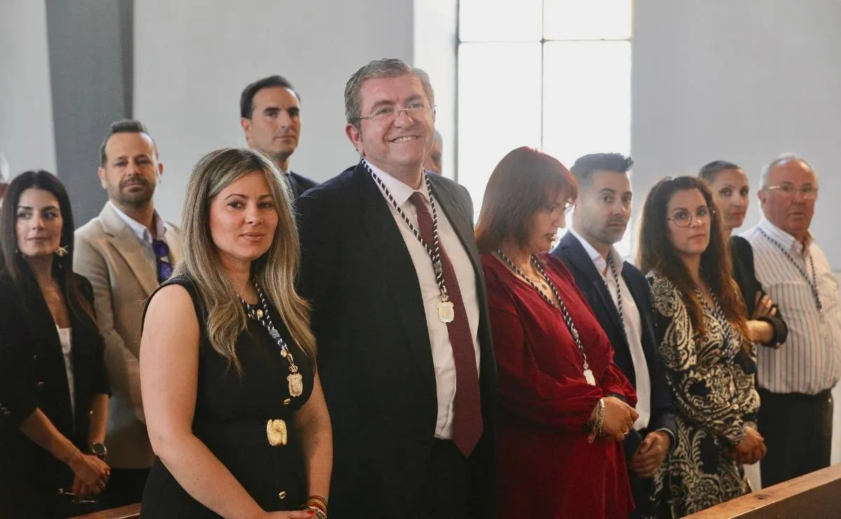 Foto 4 - Isidoro J. Alan&iacute;s recibe el t&iacute;tulo de Hijo Predilecto de Fuentes de O&ntilde;oro