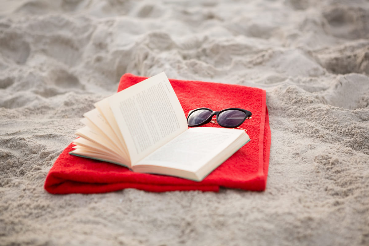 Los Mejores Libros para Leer Este Verano: ¡Llévalos Contigo a la Playa!