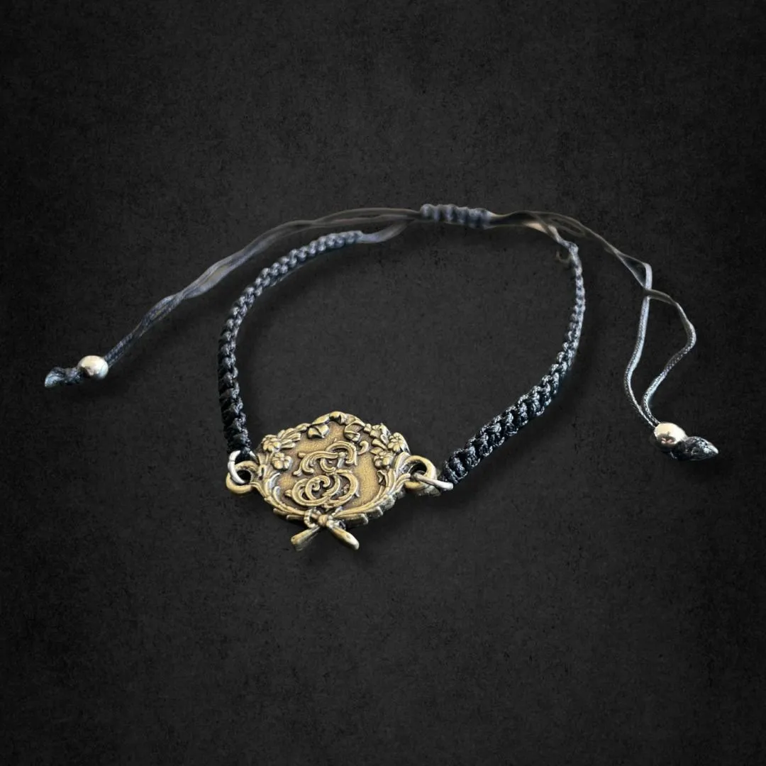 Foto 10 - La devoci&oacute;n por Santa Teresa impulsa la venta de recuerdos &uacute;nicos entre los peregrinos 