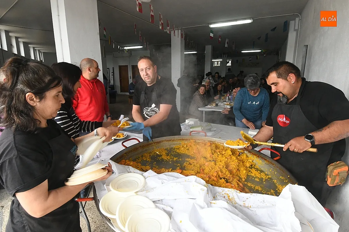 Paella popular fiestas Santa Cruz Saelices el Chico/ Fotos: Adrián M. Pastor