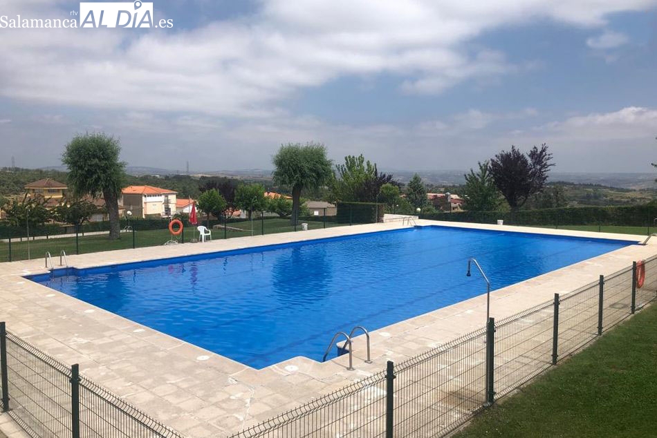 Masueco ofrece bar piscina gratis verano emprendedores Salamanca