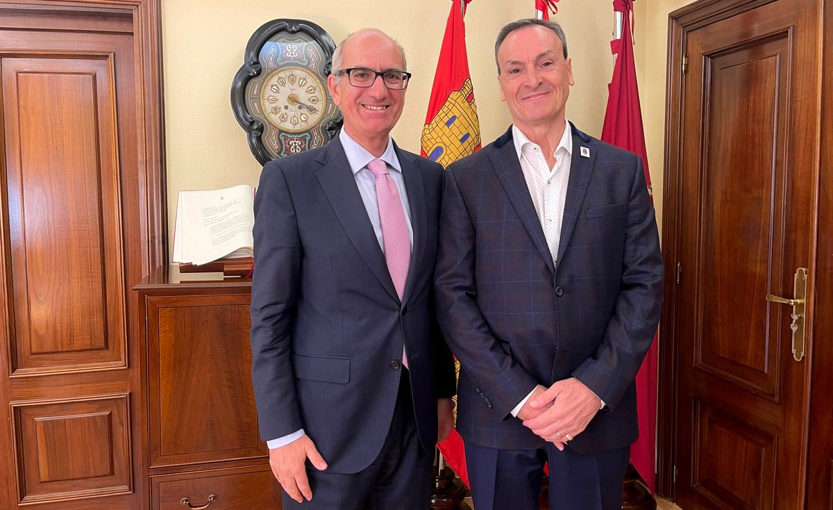 Visita a la Diputación del presidente de la Casa de Salamanca en Buenos Aires 