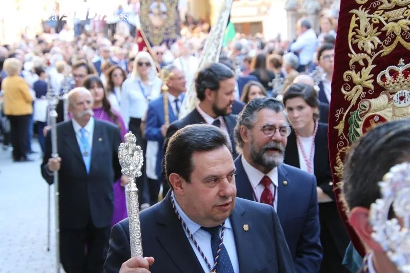Foto 17 - Santa Teresa camina entre una marea de fieles: procesi&oacute;n de r&eacute;cord y sentimientos a flor de piel en Alba 