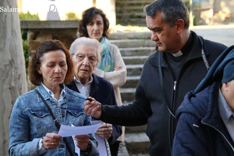 Foto 10 - La devoci&oacute;n a la Virgen Milagrosa se afianza en mayo con una emotiva procesi&oacute;n