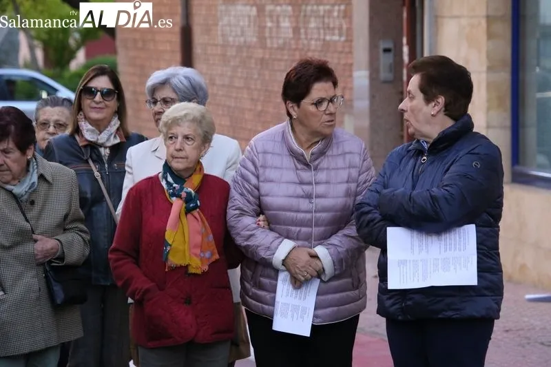 Foto 5 - La devoci&oacute;n a la Virgen Milagrosa se afianza en mayo con una emotiva procesi&oacute;n