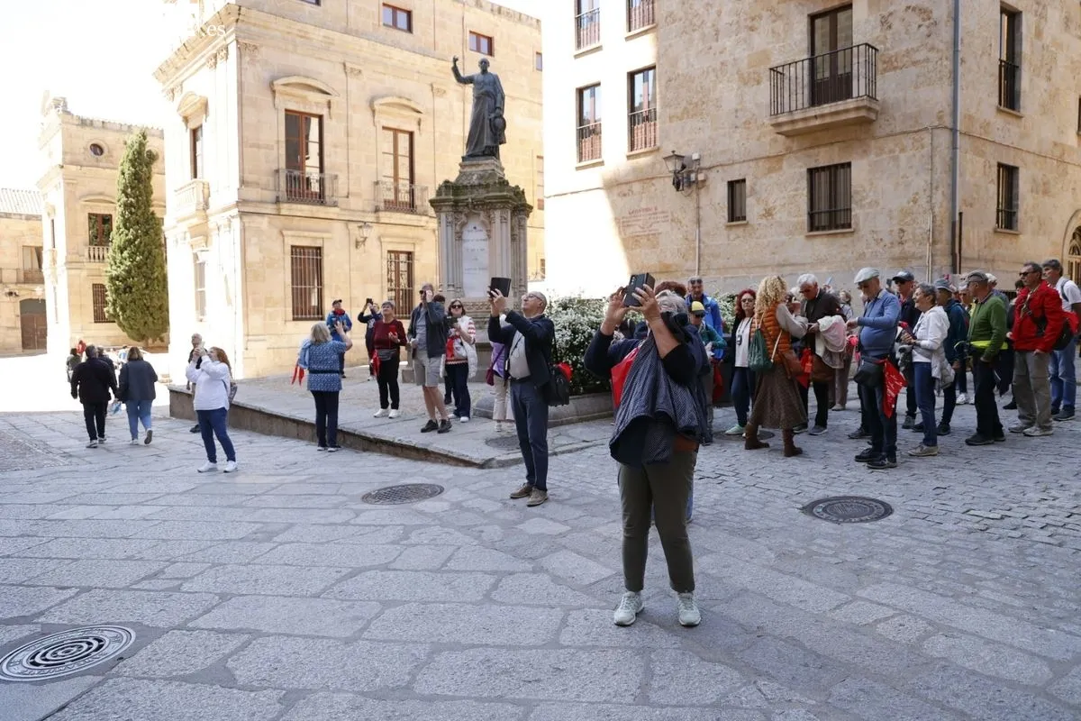 Salmantinos y turistas disfrutan del buen tiempo del Primero de Mayo | FOTOS: David Sañudo