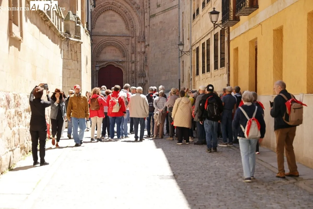 Salmantinos y turistas disfrutan del buen tiempo del Primero de Mayo | FOTOS: David Sañudo