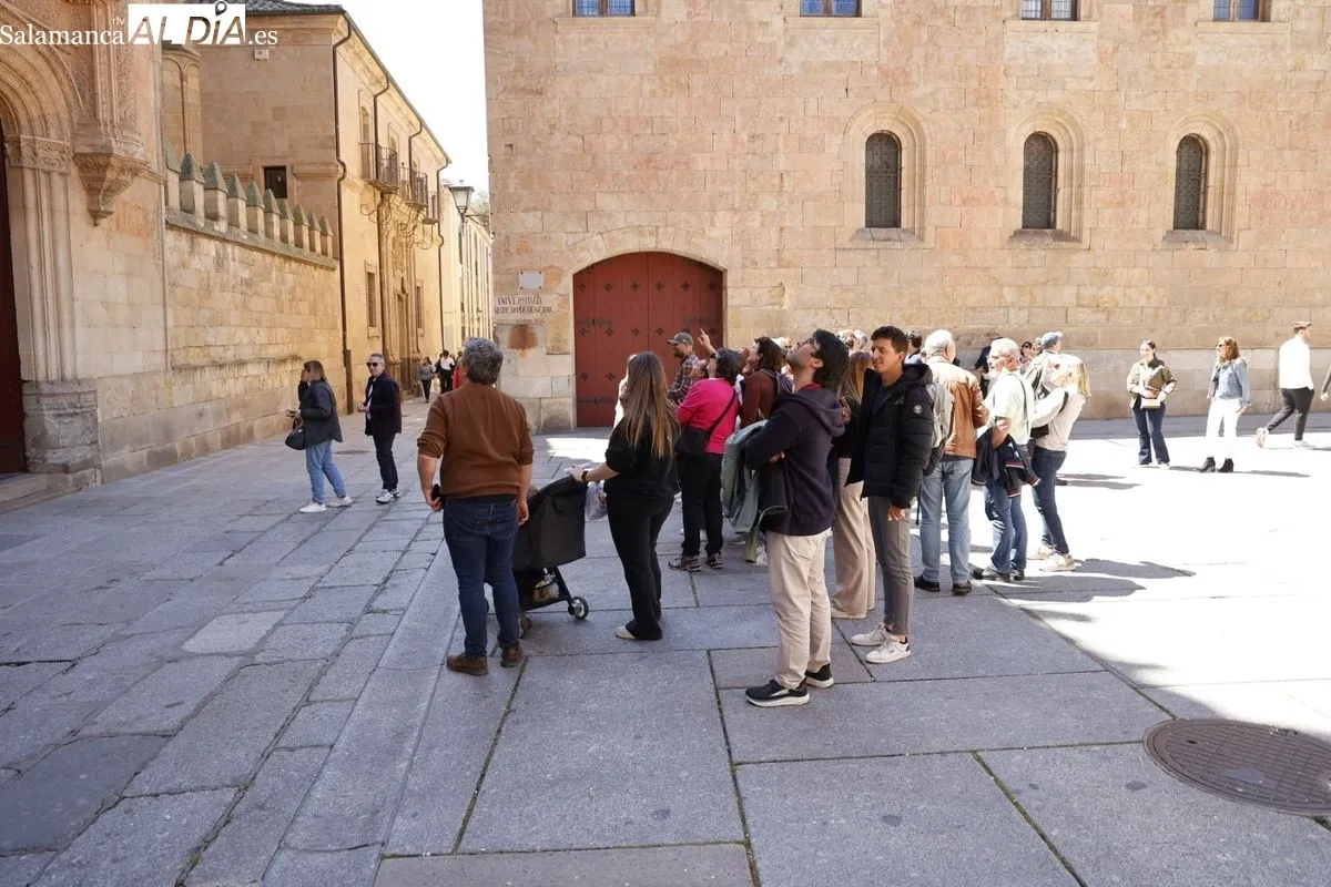 Salmantinos y turistas disfrutan del buen tiempo del Primero de Mayo | FOTOS: David Sañudo