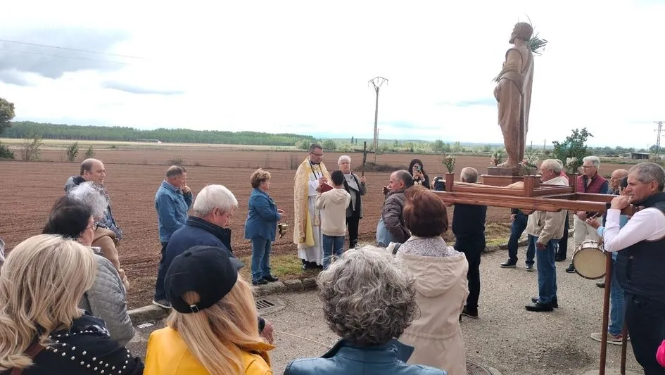 Foto 5 - Torrej&oacute;n de Alba se vuelca con San Isidro