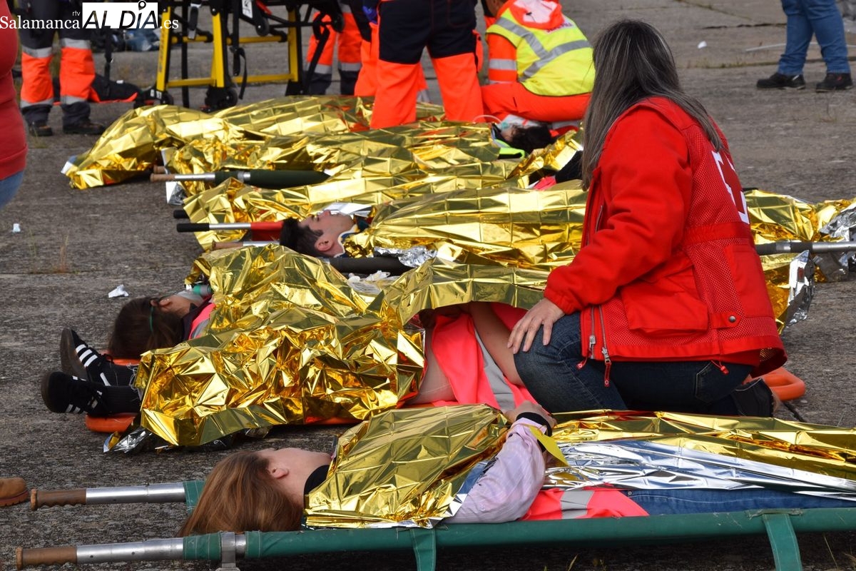VÍDEO Y FOTOS | Espectacular simulacro de accidente  aéreo en Matacán 