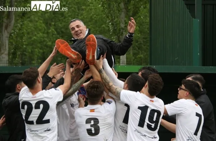 El Alba de Tormes CF golea y sella su regreso a Primera Provincial como campe&oacute;n de liga | Imagen 1