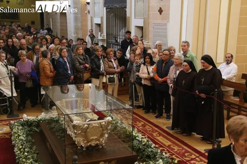 Foto 8 - El inesperado regalo de oro a Santa Teresa que lleg&oacute; desde Croacia a Alba de Tormes