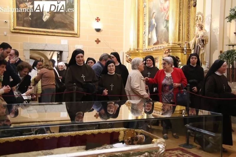 Foto 6 - El inesperado regalo de oro a Santa Teresa que lleg&oacute; desde Croacia a Alba de Tormes