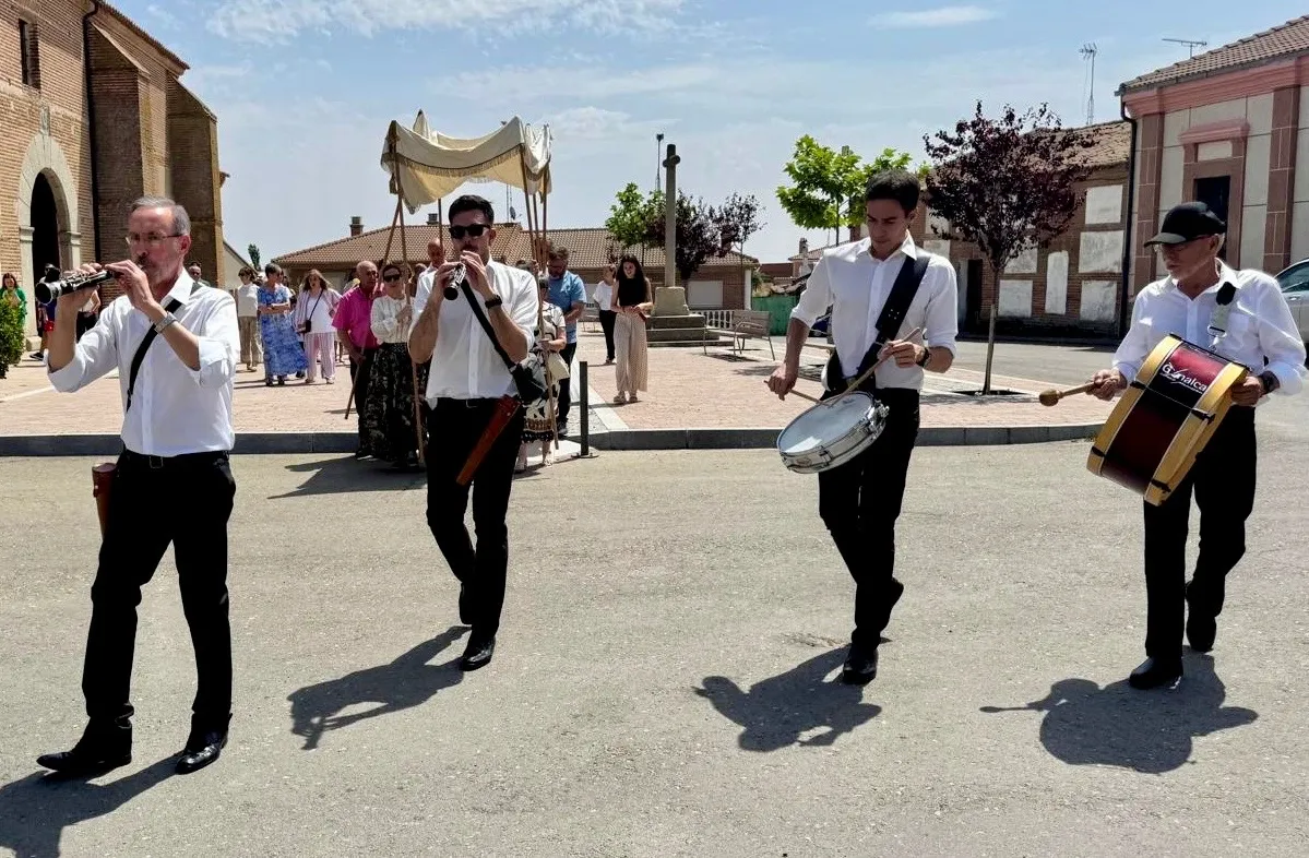 Foto 3 - El Campo de Pe&ntilde;aranda se echa a las calles para vivir el Corpus, d&iacute;a grande de sus fiestas