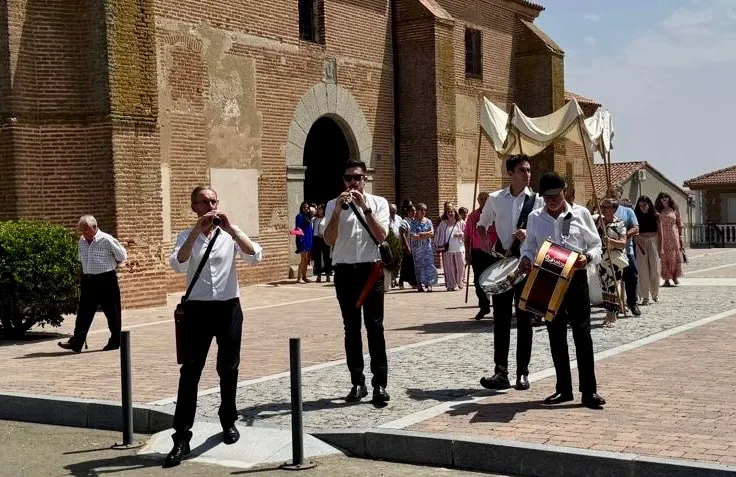 Foto 2 - El Campo de Pe&ntilde;aranda se echa a las calles para vivir el Corpus, d&iacute;a grande de sus fiestas