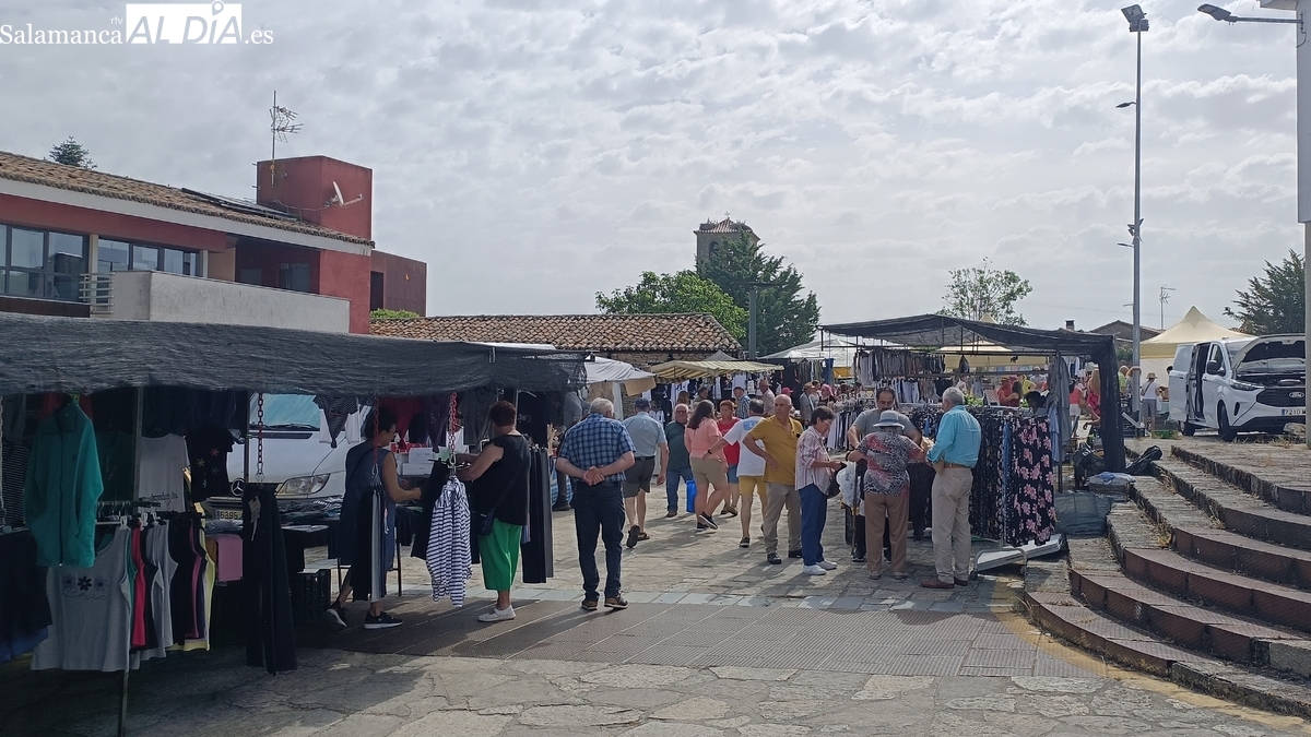 Mercadillo Trabanca: éxito de público y cita el 6 de julio