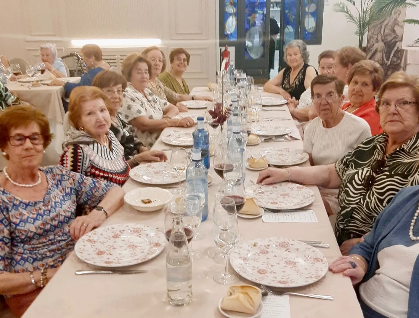 Foto 10 - El Programa Vive dice adi&oacute;s al curso con una animada comida