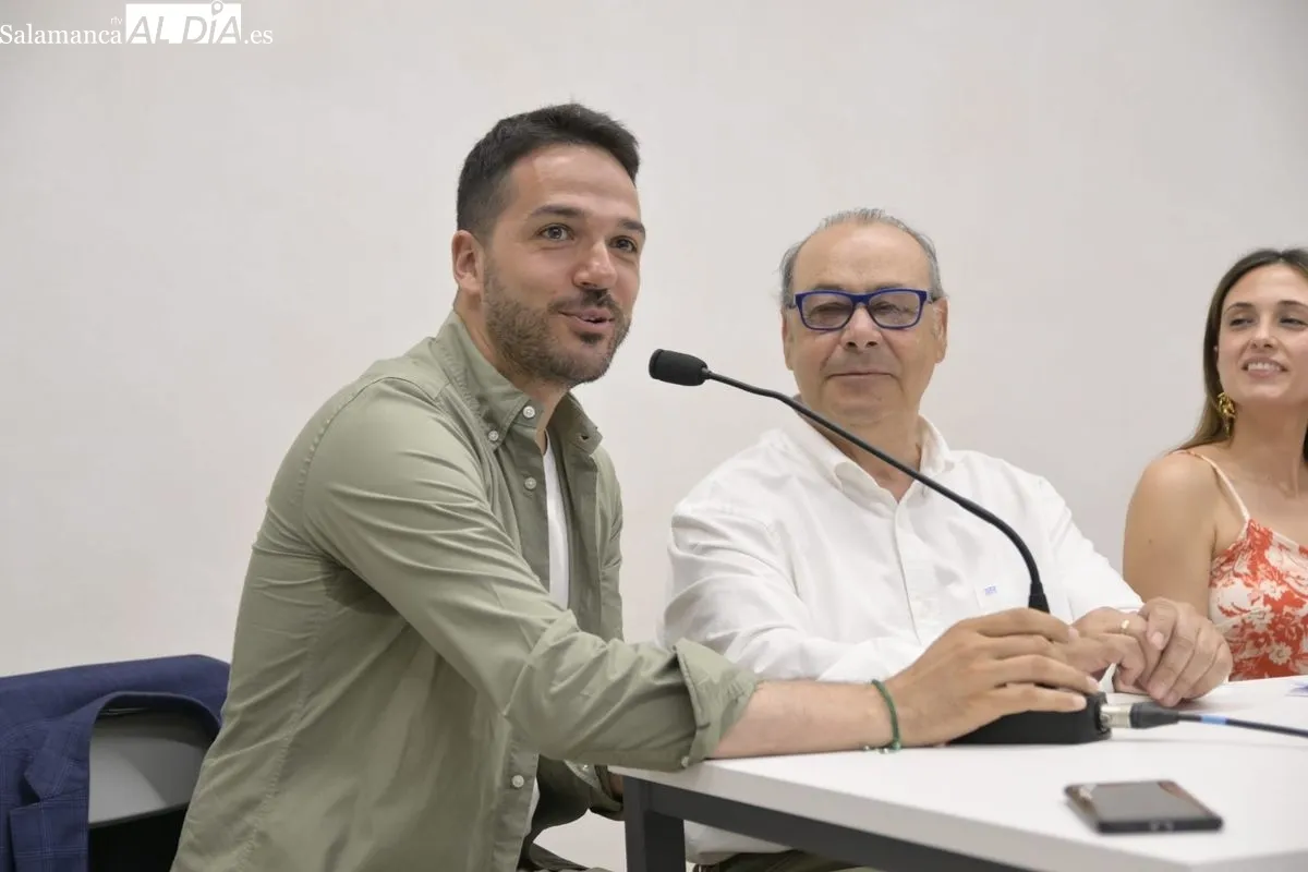 Paco Cañamero inmortaliza la figura del torero Juan José en una nueva biografía presentada en Salamanca | FOTOS: SALAMANCArtv AL DÍA