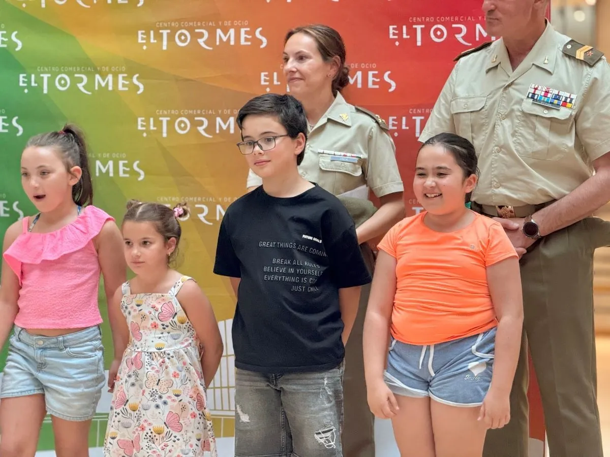 Entrega de premios en el centro comercial El Tormes 