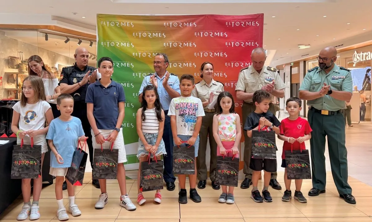 Entrega de premios en el centro comercial El Tormes 