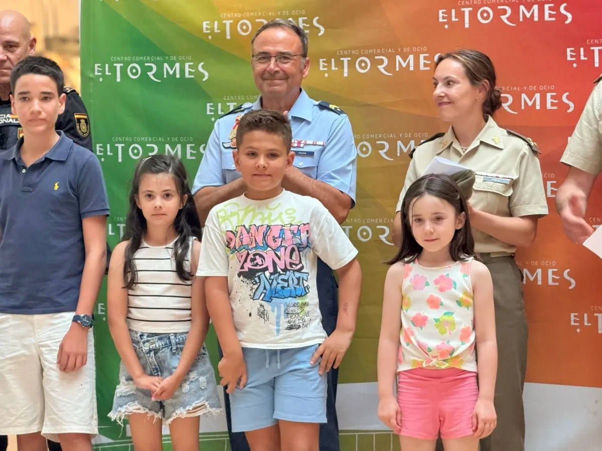 Entrega de premios en el centro comercial El Tormes 