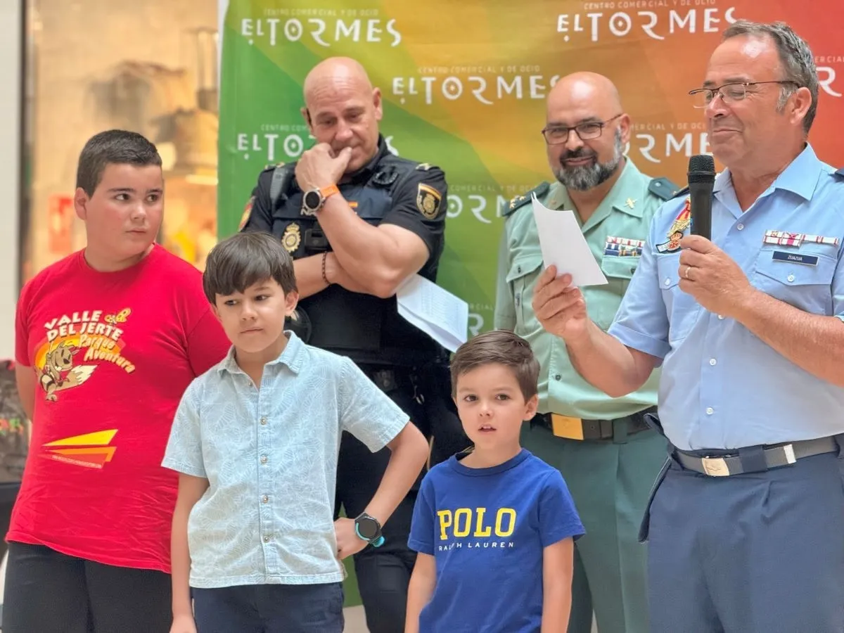 Entrega de premios en el centro comercial El Tormes 