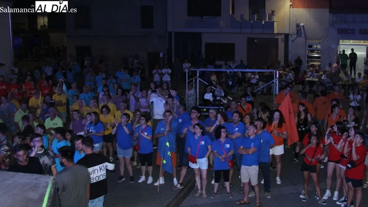 La plaza de la farola fue escenario de los actos oficiales de la apertura de las fiestas