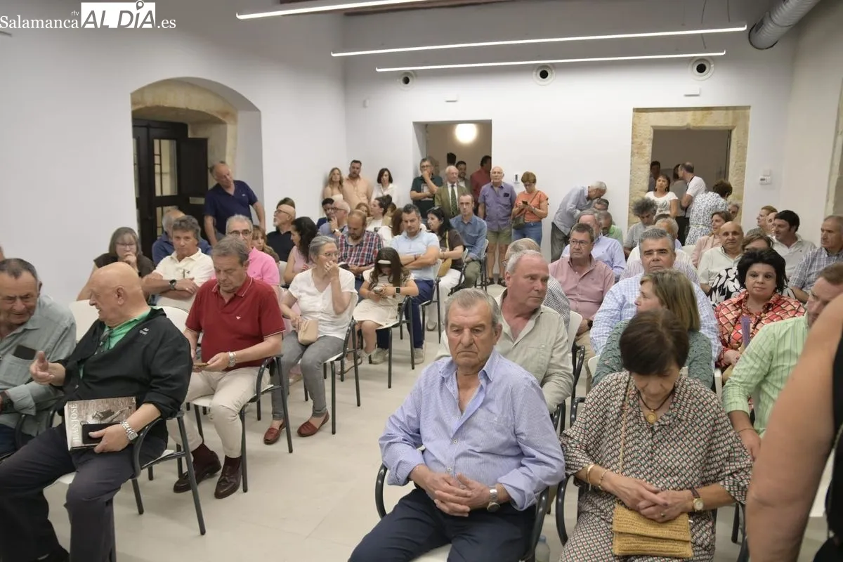 Paco Cañamero inmortaliza la figura del torero Juan José en una nueva biografía presentada en Salamanca | FOTOS: SALAMANCArtv AL DÍA