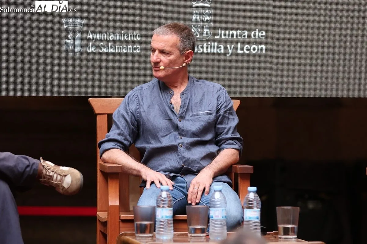 Juan Manuel de Prada y Antonello Ricci analizan al Cardenal Acquaviva en Salamanca | FOTOS: David Sañudo 