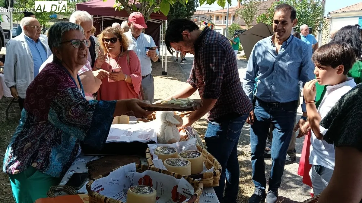 Foto 2 - Cerralbo reivindica el sabor, la artesan&iacute;a, la cultura y la recuperaci&oacute;n de su castillo en su feria 