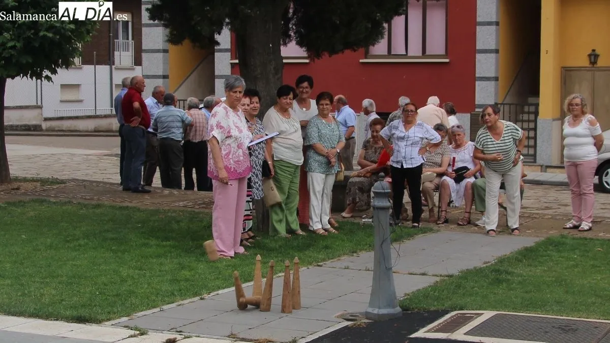 Foto 2 - Los jubilados de Lumbrales disfrutan de una animada jornada festiva el d&iacute;a de su patr&oacute;n, San Pedro