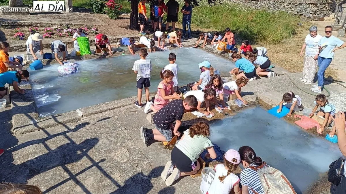 Foto 4 - El agua protagoniza el D&iacute;a de las Lavanderas para diversi&oacute;n de los ni&ntilde;os y ni&ntilde;as de Lumbrales