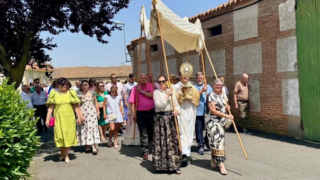 Foto 8 - El Campo de Pe&ntilde;aranda se echa a las calles para vivir el Corpus, d&iacute;a grande de sus fiestas