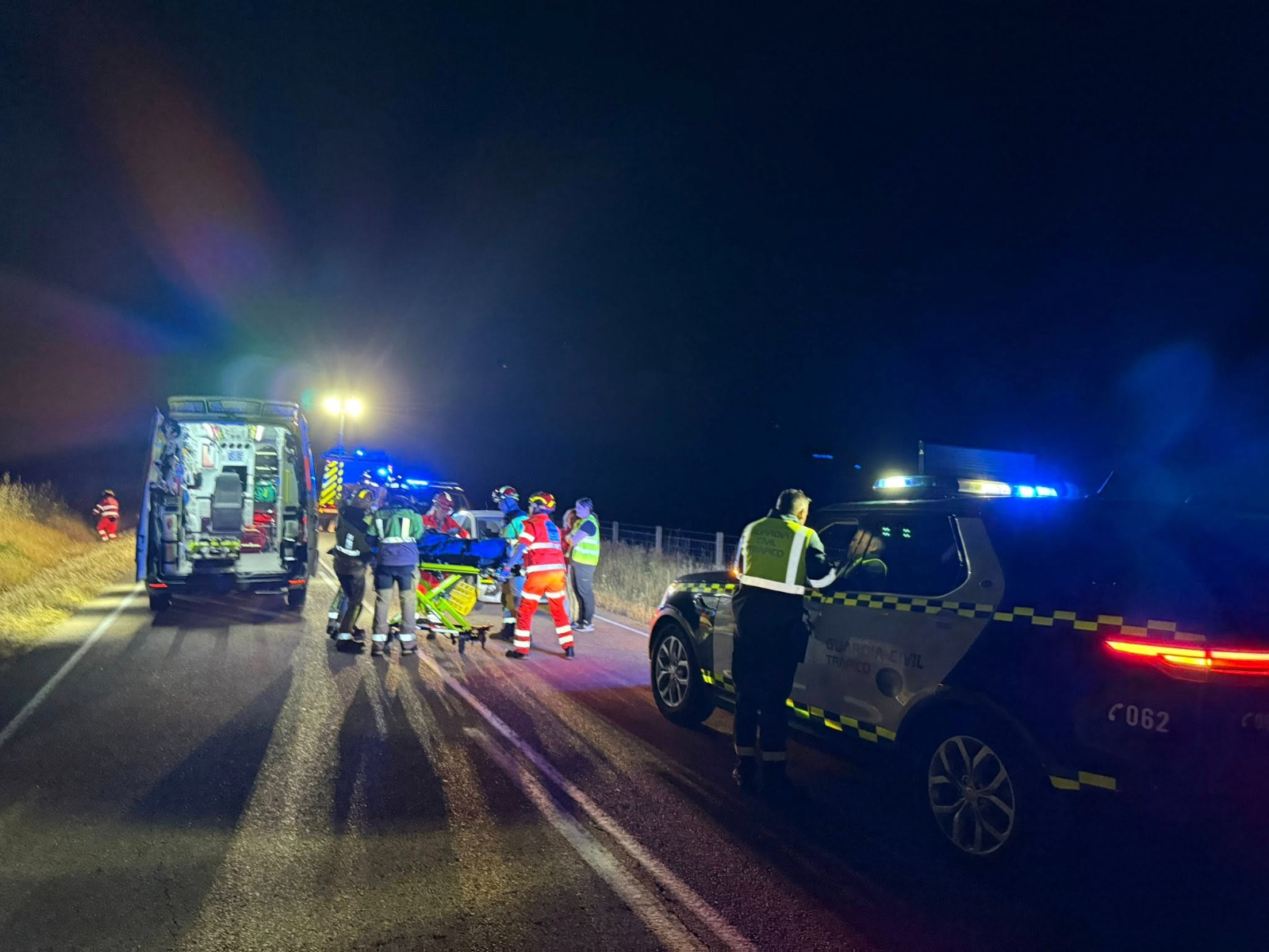 Accidente en Sando: un herido atrapado en la SA-305