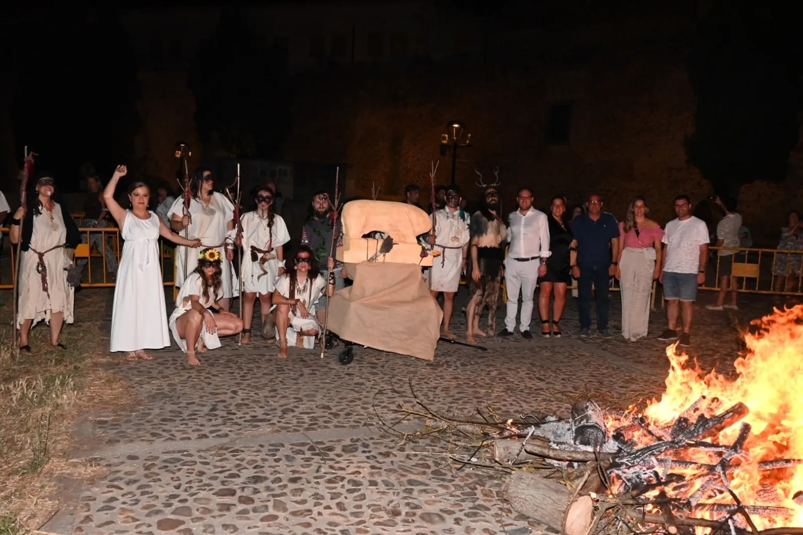 Foto 6 - Ciudad Rodrigo rememora su pasado vet&oacute;n para dar el pistoletazo de salida al verano 2025