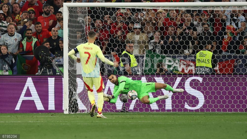 España cae en los penaltis y la Portugal de Cristiano repite Liga de Naciones (2-2/5-3)