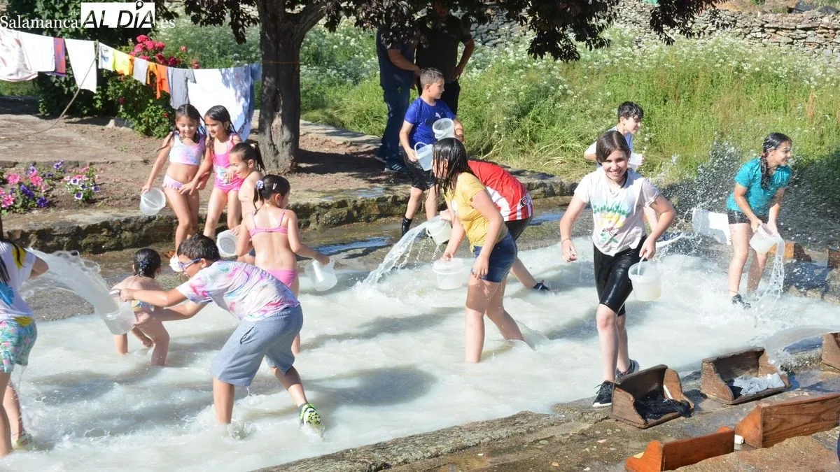 Foto 5 - El agua protagoniza el D&iacute;a de las Lavanderas para diversi&oacute;n de los ni&ntilde;os y ni&ntilde;as de Lumbrales